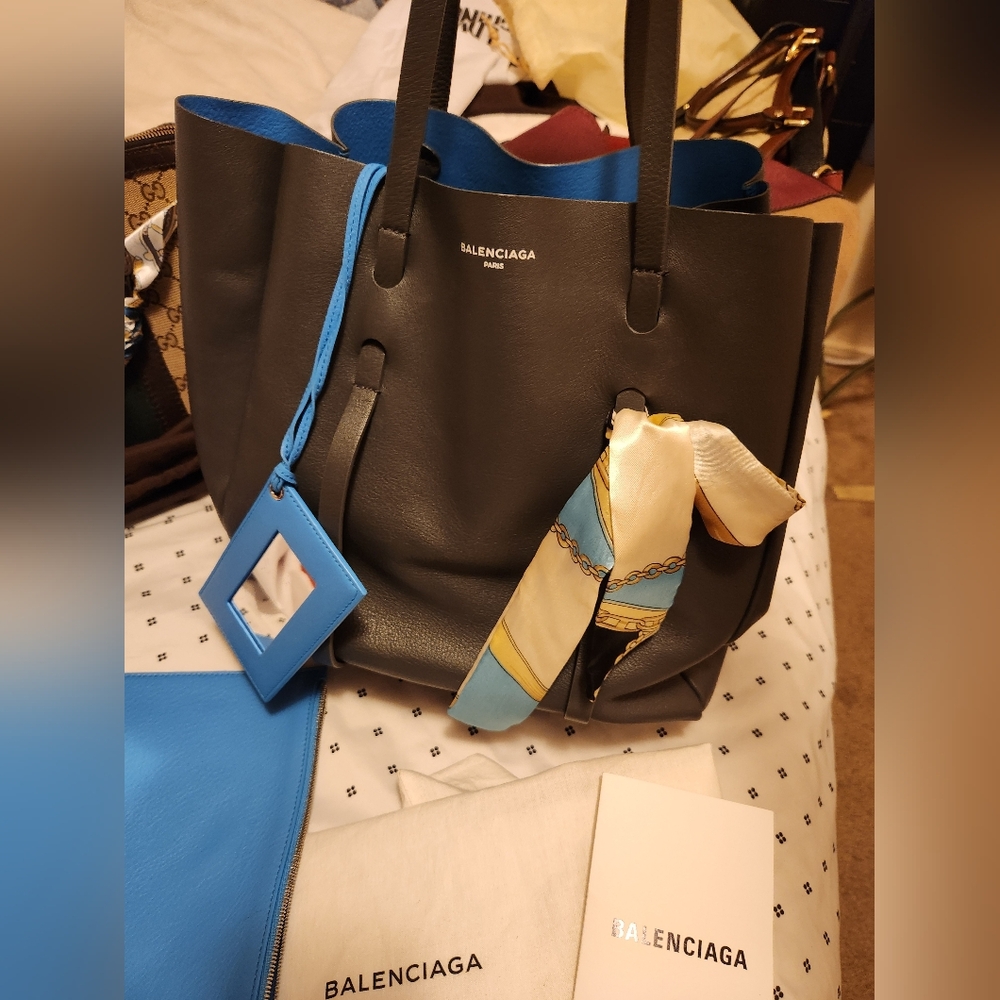Balenciaga tote grey/ electric blue with detachable mirror pouch